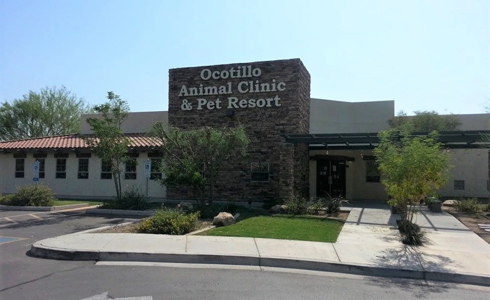 Ocotillo Animal Clinic & Pet Resort Exterior